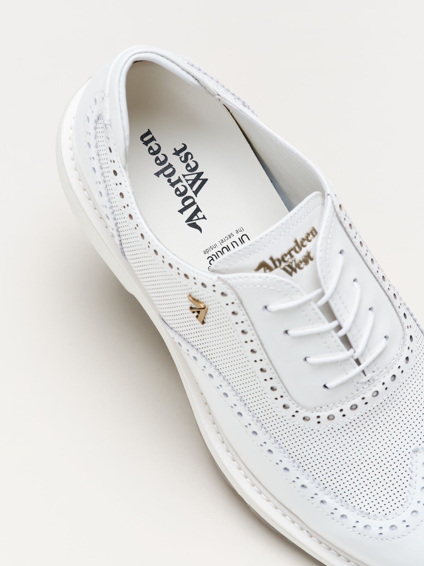 AW Wingtip